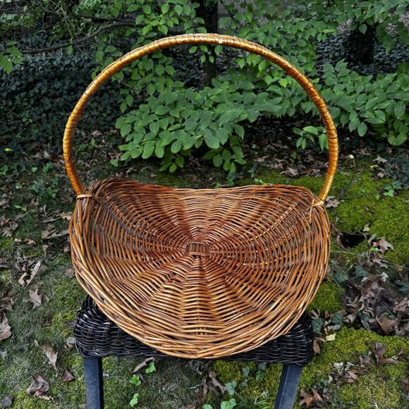 Wicker Gathering Basket Flowers Herbs Brown 18" x 21" X 17" Country Farm Vintage - Picture 2 of 11